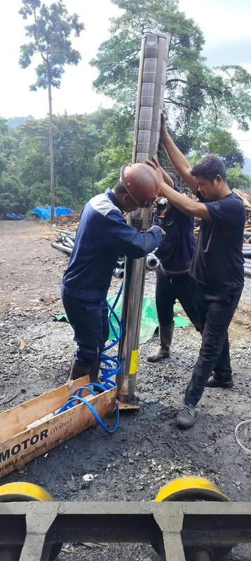 Bơm chìm giếng khoan và ống đẩy trong giếng